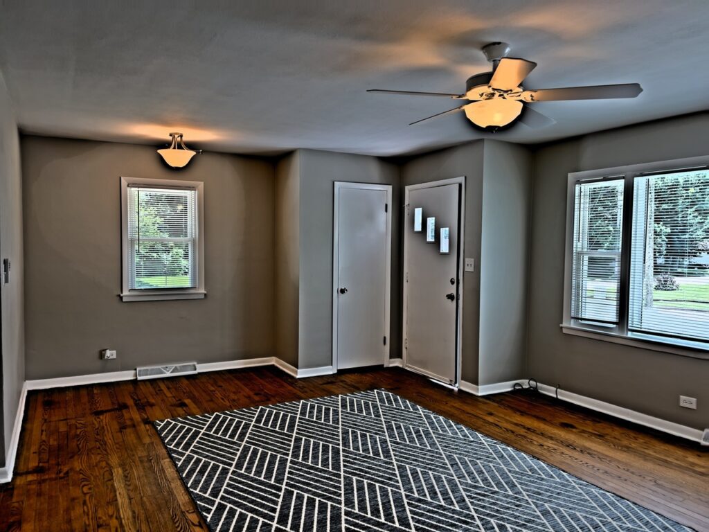 106 E Keith Ave 3
